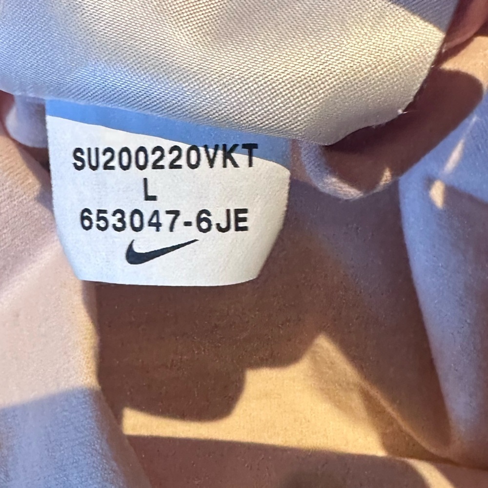 Nike Sportswear T-Shirt - Picture 7 of 8